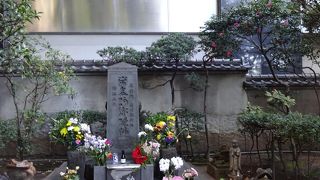 ビル群の中に１つの歴史が。