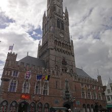 とても高い鐘楼です