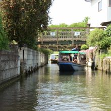 水路が道路のようです。