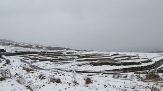 雪の棚田も風情があって良いです