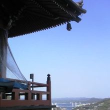 本堂から新尾道大橋を望む