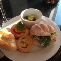 クラブラウンジにて