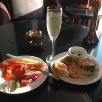 クラブラウンジにて