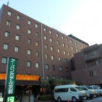 龍谷大学前のバス停で降りるとすぐ近くです。