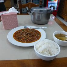 スパイシー肉炒め（スープ・ライス付き）3500チャット