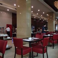 レストランも広くてゆったり