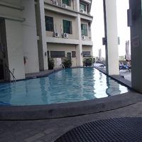 3階に小さなプールがありました