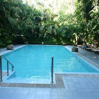 小さいですが綺麗なプールもあります