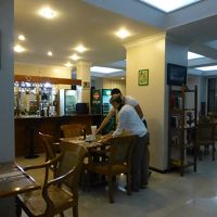 ブッフェの朝食