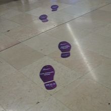 国内線ターミナルのユニークな案内表示