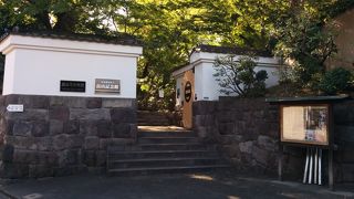 閑静な住宅地にある美術館