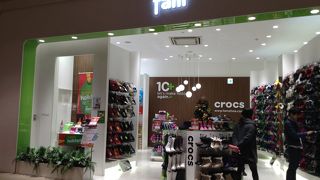 色々な柄のクロックスが売ってます☆