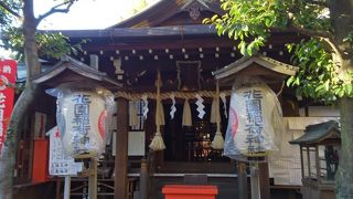 上野公園に隣接して入口があります