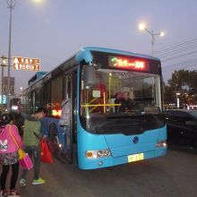 夕方、揚州へこのバスで戻ります。約1.5時間。