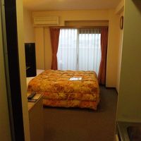 これでシングル。手前は簡易キッチン