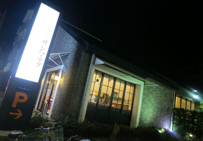 生演奏を聞きながら優雅にディナー