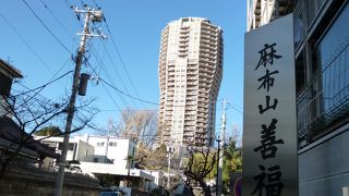 麻布界隈では屈指の寺院