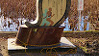 不忍池のほとりにあります。