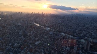 夕暮れから夜景がおすすめです。