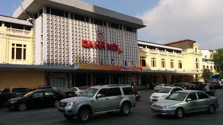 ～のんびりでゆっくりしている鉄道ハノイ～★何時出発するのだろう★