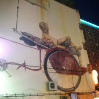 ジョージタウンと言えば街中の壁画アート。後ろに映るのがホテル