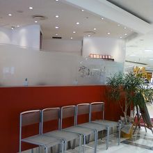 お店の脇です。