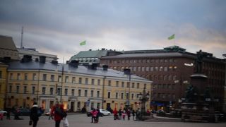 大聖堂下の広場