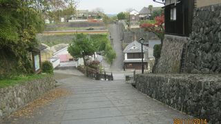 塩屋の坂とも書かれています。