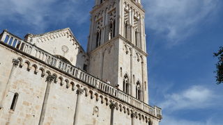 鐘楼からの眺めは素晴らしいが…