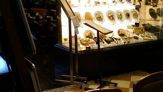 カフェテラスにいるかのような、開放的なお店です。