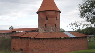 現在は城の名残をとどめるのみ