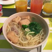 朝からヌードルあり