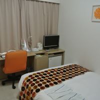 シンプルで清潔感のある普通のお部屋です。