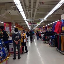 生活雑貨など売っている