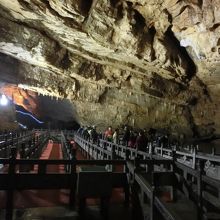 船の乗船を待つところ