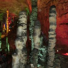 この手の鍾乳石がとにかく多いです