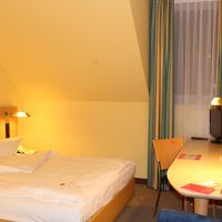 部屋はあまり広くない