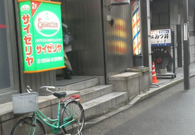 シブーい昭和の居酒屋の雰囲気