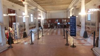 朝一番はガラガラに空いていました