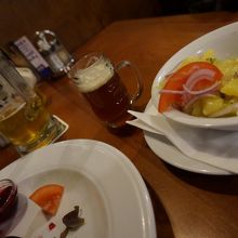 小さいビールはサービスでした