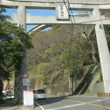 大鳥居です。奥は和布刈公園になっています。