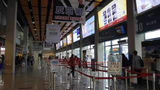 台北から空港へ向かうバス乗り場