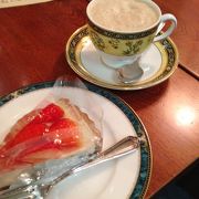 落ち着いたお店でコーヒーを