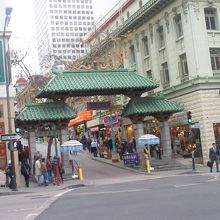 中華街入り口。