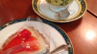 落ち着いたお店でコーヒーを