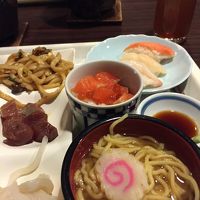 夕食バイキング。ラーメンもありました。