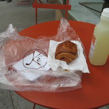 レモネードとチョコレート・クロワッサン