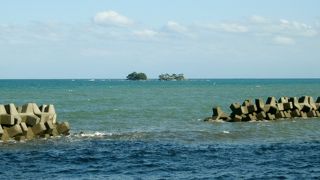 天然記念物の東西二島からなる無人島