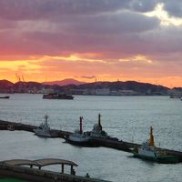 関門海峡の夕景です。
