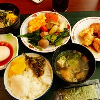 ビュッフェ朝食で取って来た物です。